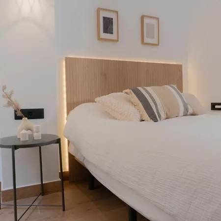 Stylish Downtown Charm Daire