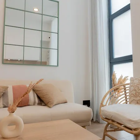 Stylish Downtown Charm Apartament